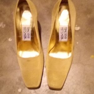 Women's shoes